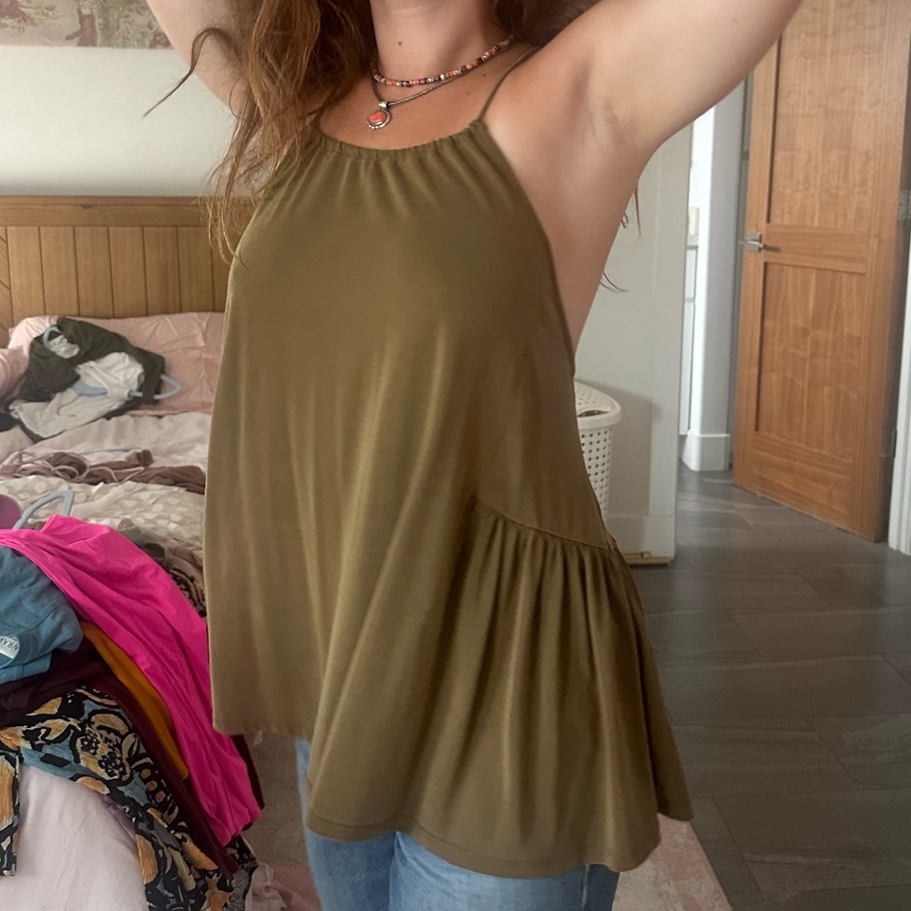 ⭐️3 for $12⭐️ 🫒 Urban Outfitters Chic Olive Green Halter Top – Size Small 🫒